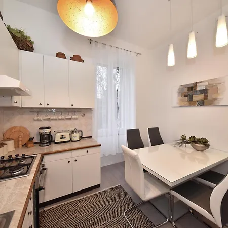 Apartament Center - Directly On The Sea Zadar