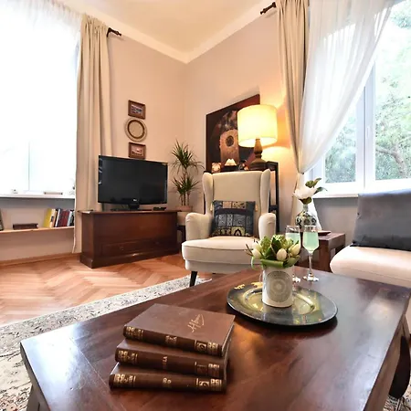 Center - Directly On The Sea