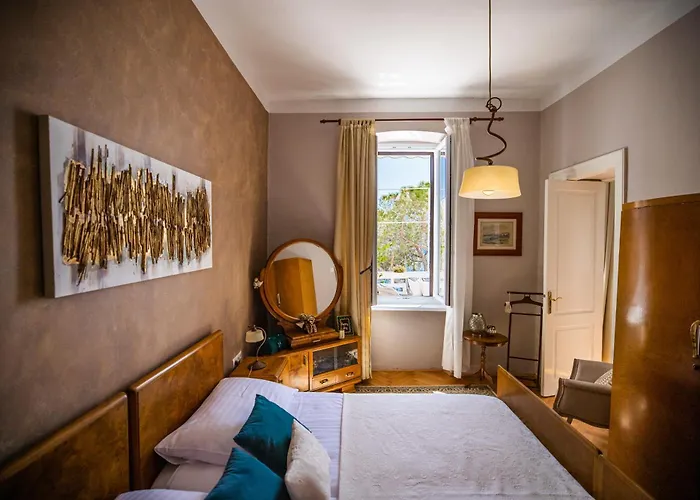 Center - Directly On The Sea Апартаменты Задар